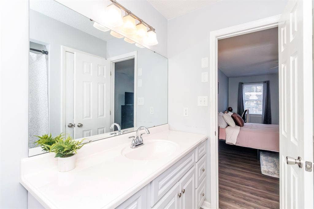 7 BR in Concord