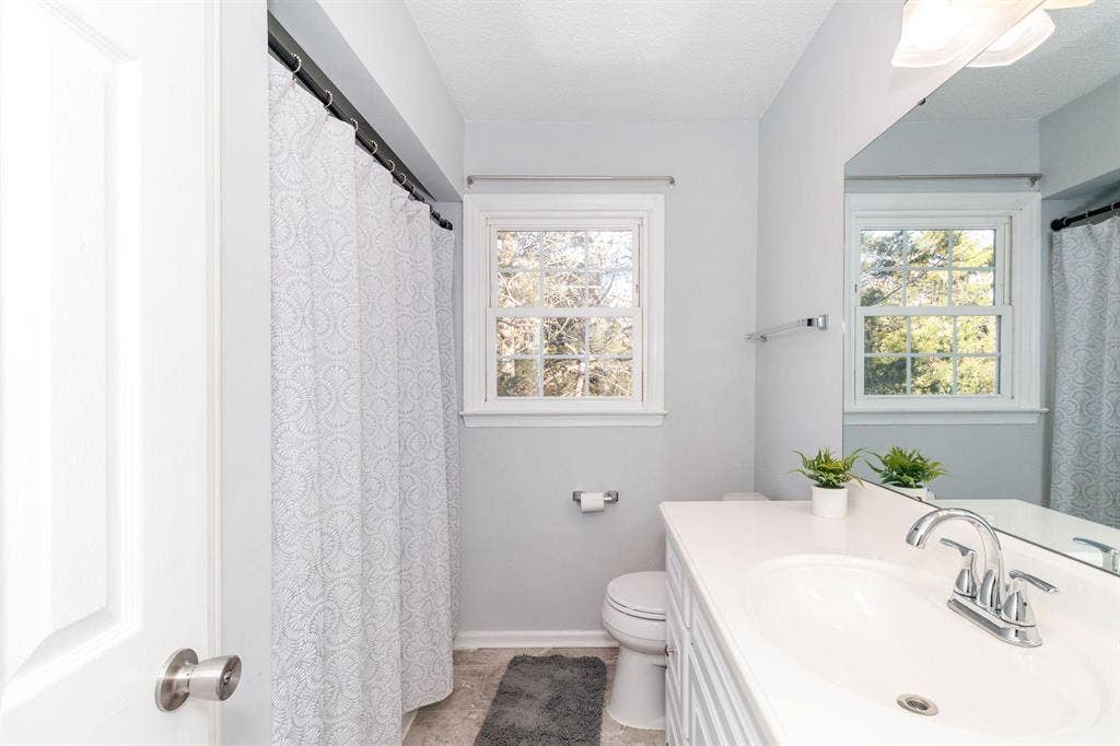 7 BR in Concord