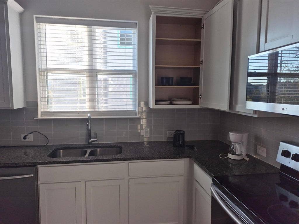 3 BR in Leander