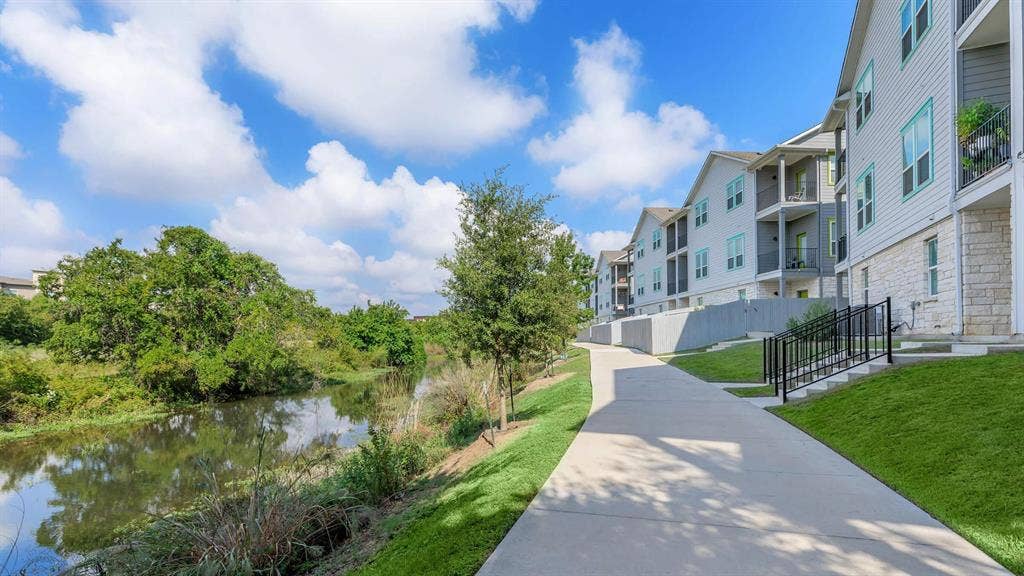 3 BR in Leander