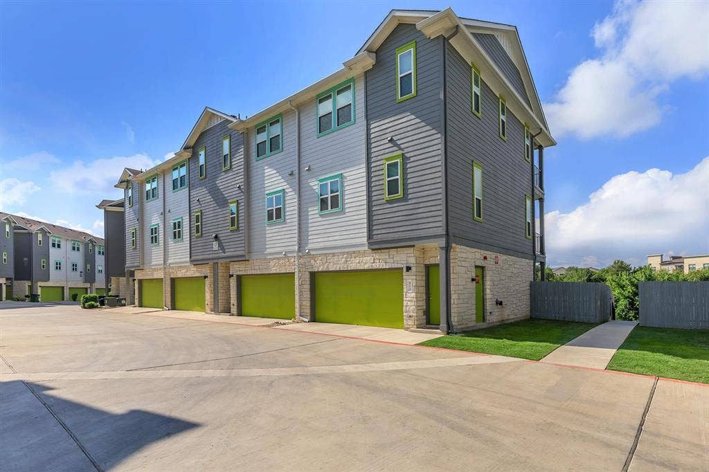 3 BR in Leander