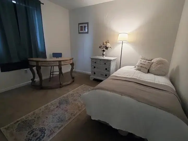 3 BR in Tempe