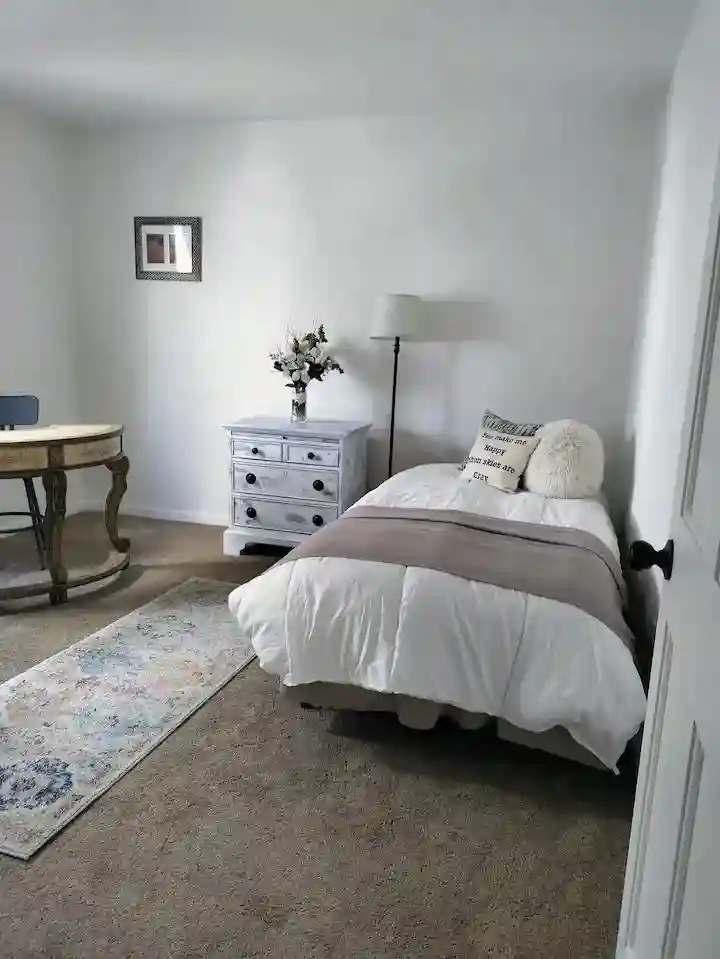 3 BR in Tempe