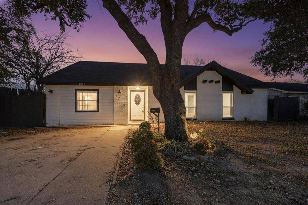 8 BR in Garland
