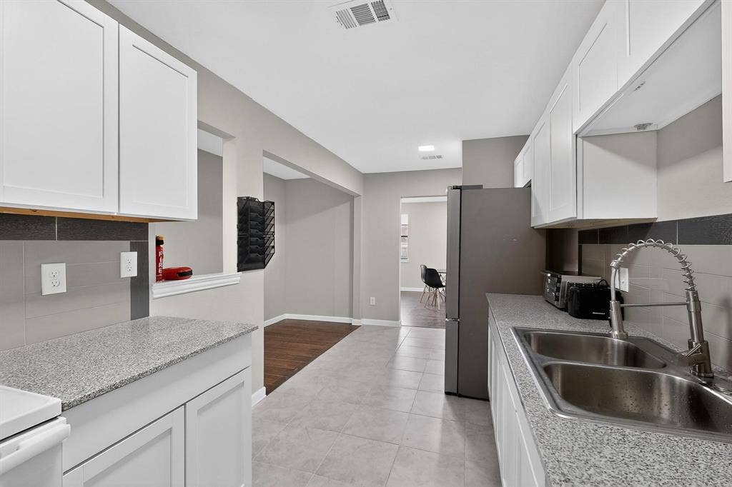 8 BR in Garland