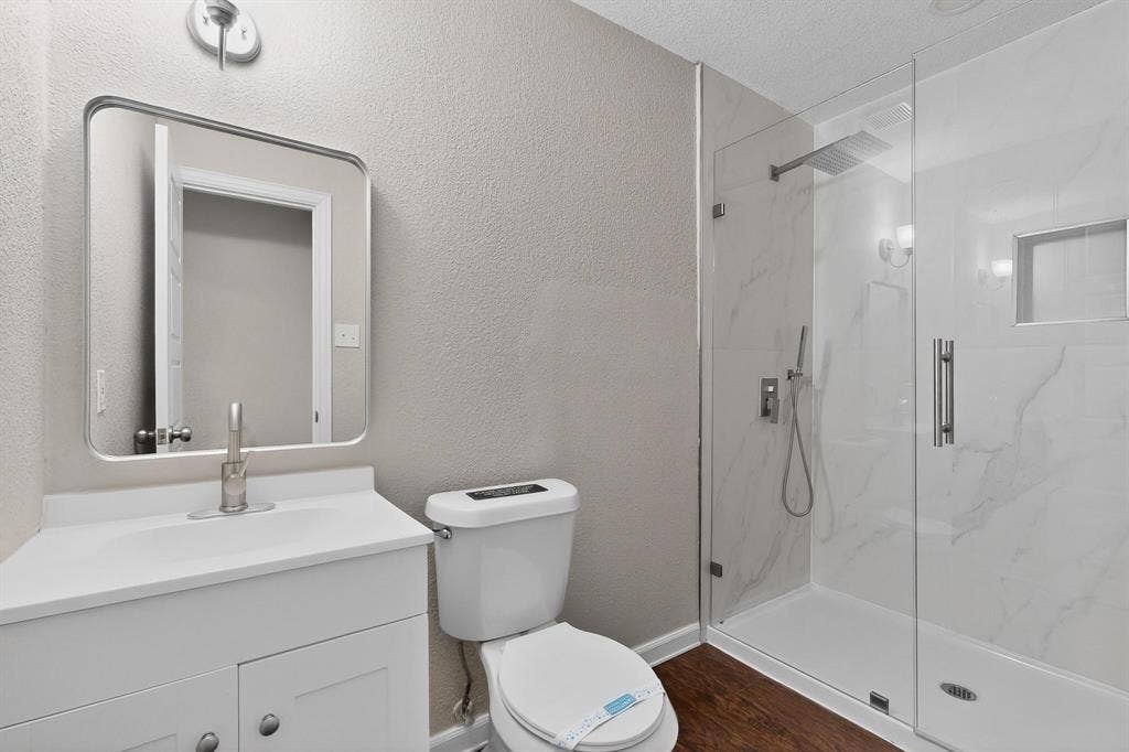 8 BR in Garland