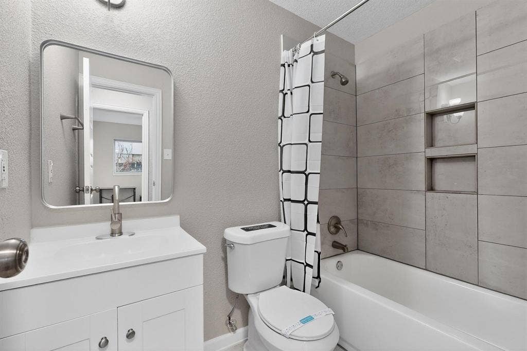 8 BR in Garland