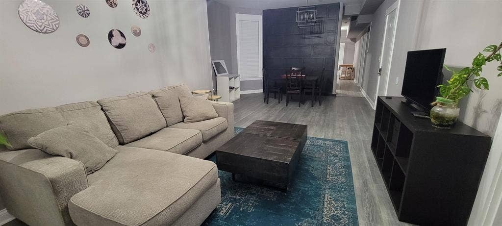 3 BR in Chicago