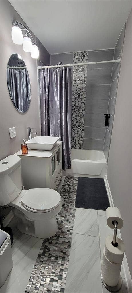 3 BR in Chicago