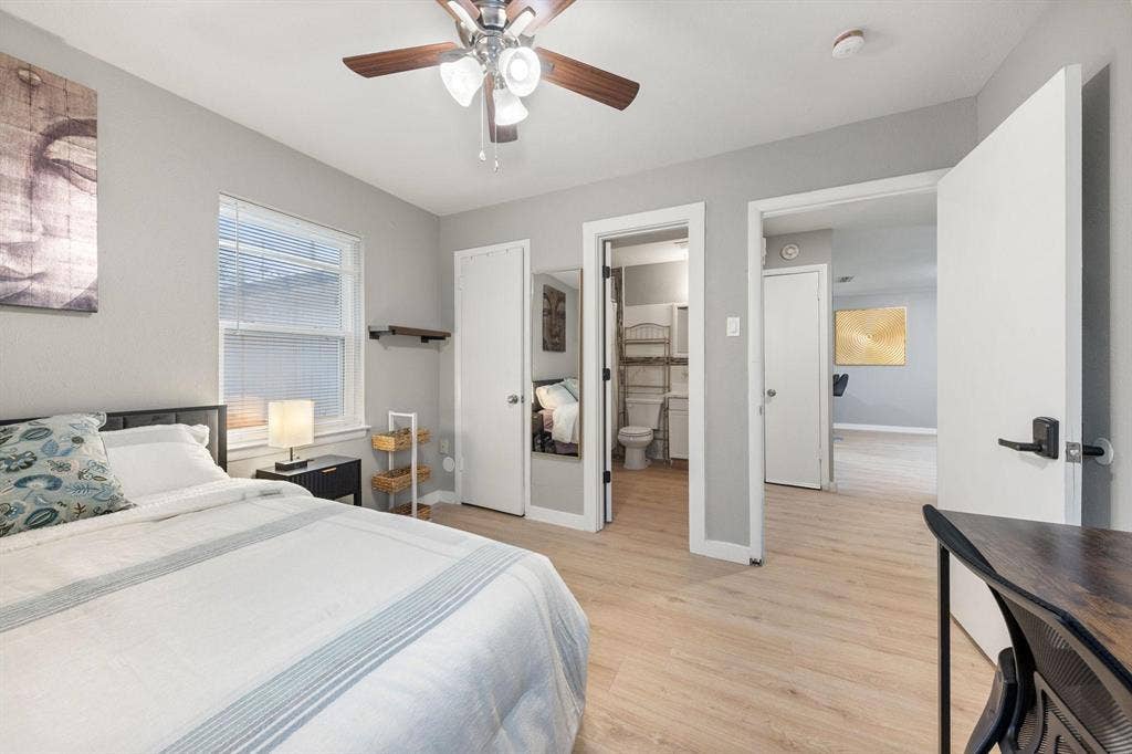 6 BR in Dallas