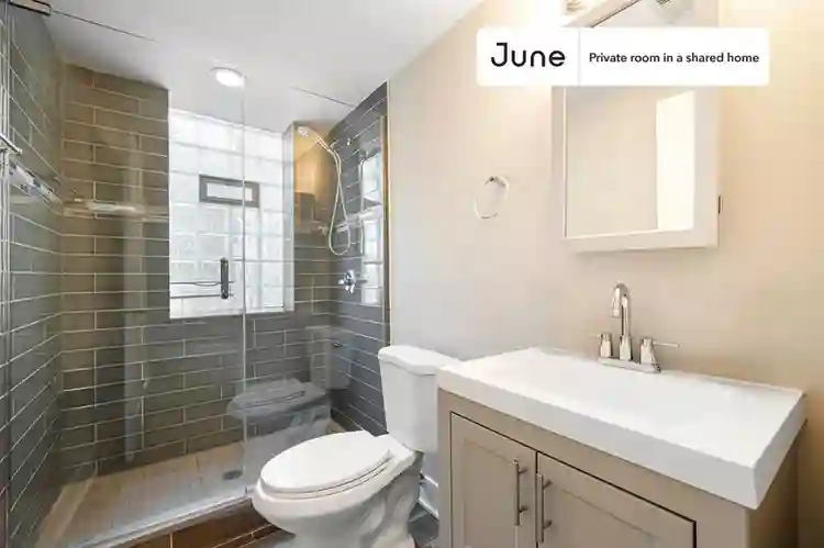 4 BR in Chicago
