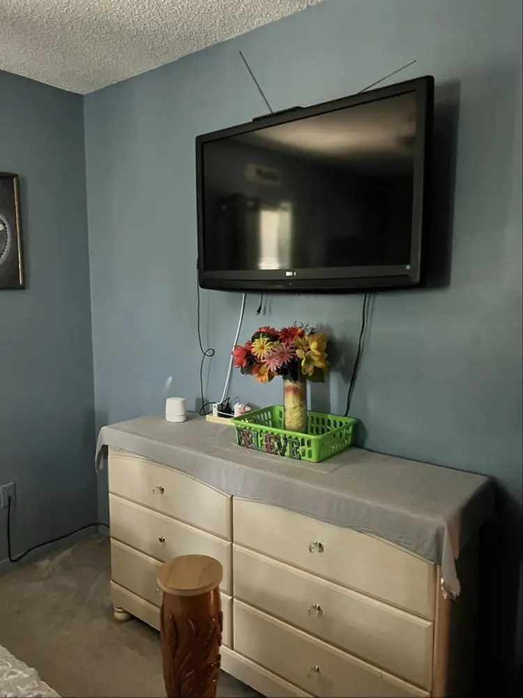 Furnished Room (Month to Month)