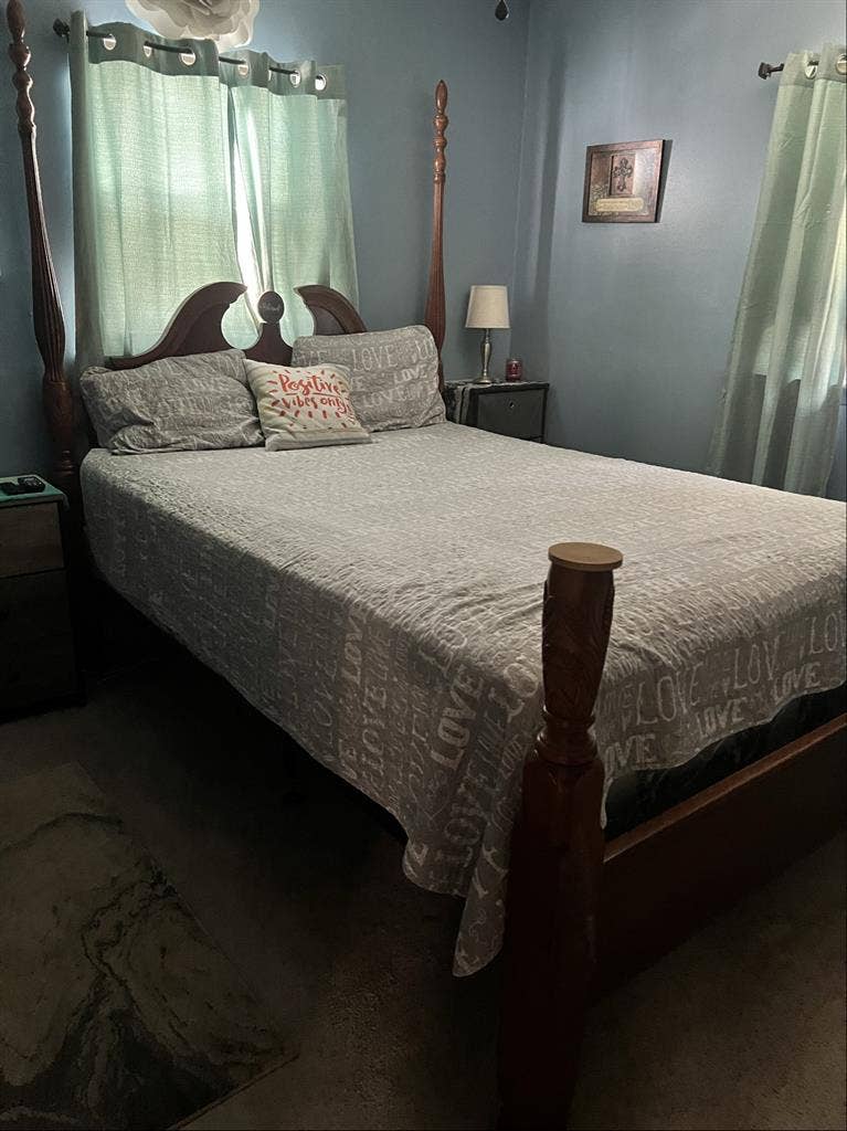 Furnished Room (Month to Month)