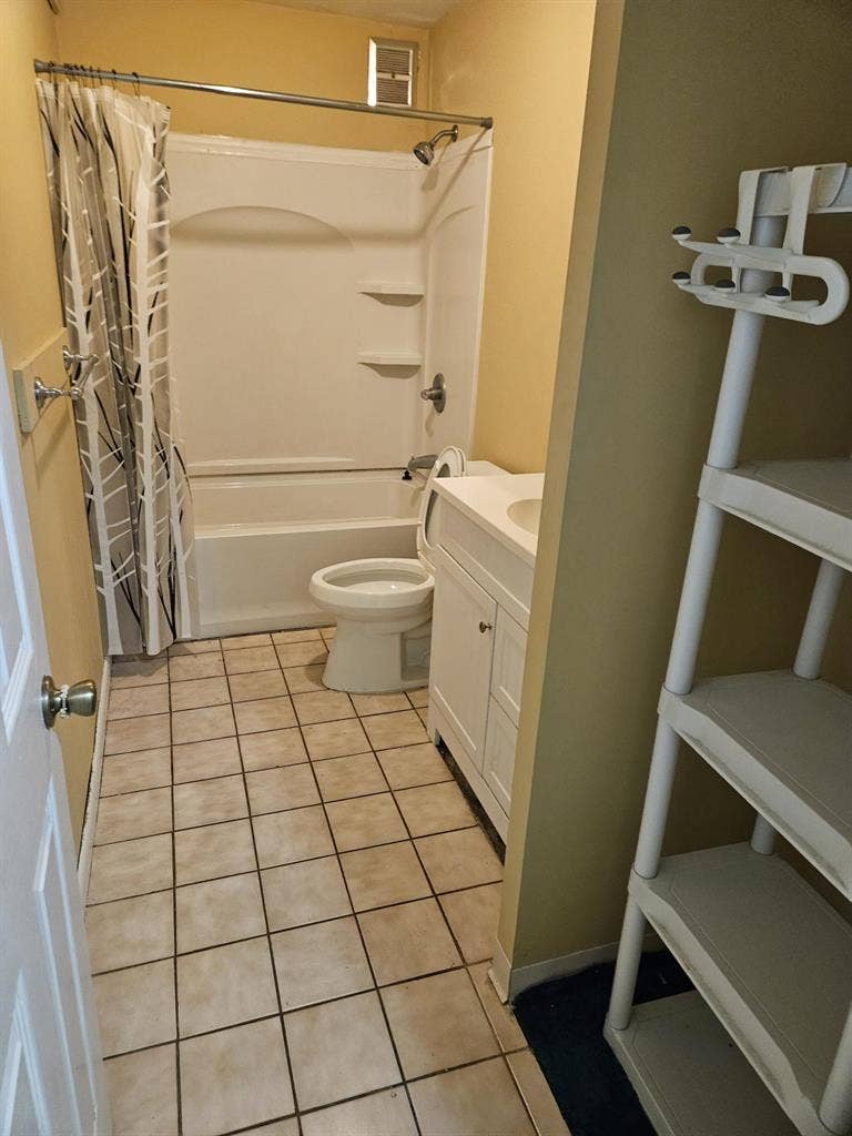 3 Bedroom Duplex, lower level