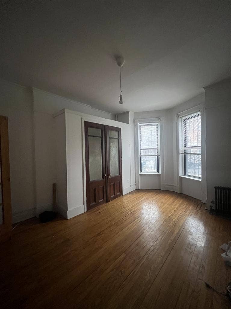 Bushwick: Private Living Rm + Bed