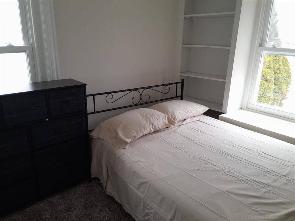 Room For Rent