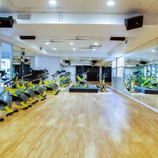 Master bedroom w private bath