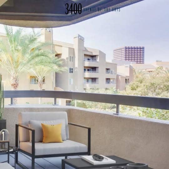 Master bedroom w private bath