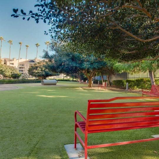 Master bedroom w private bath