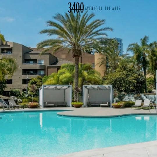 Master bedroom w private bath