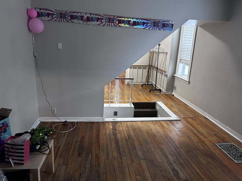 Sandy Hill, under 1K to UO!