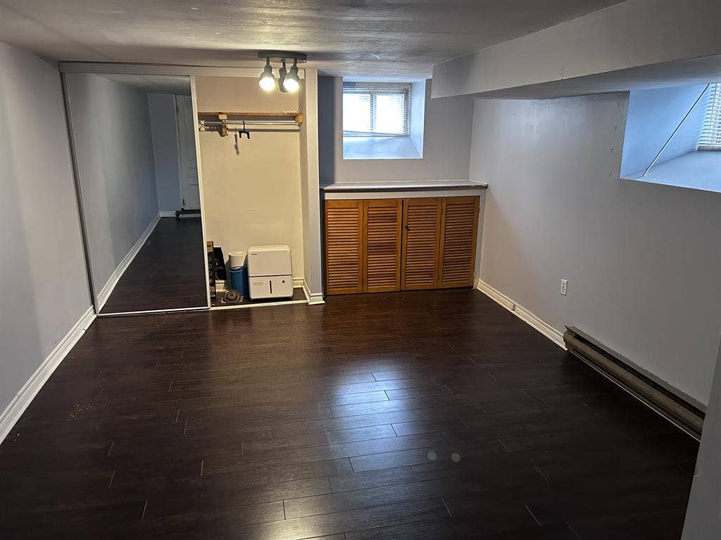 Sandy Hill, under 1K to UO!