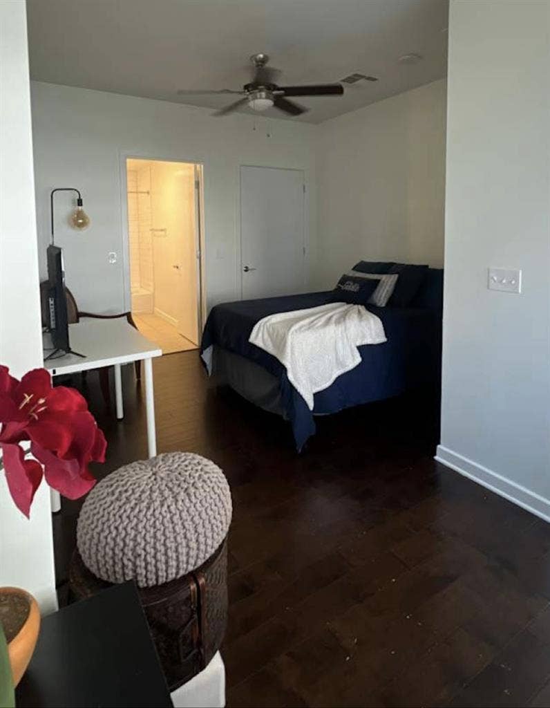 Downtown Room in rent.