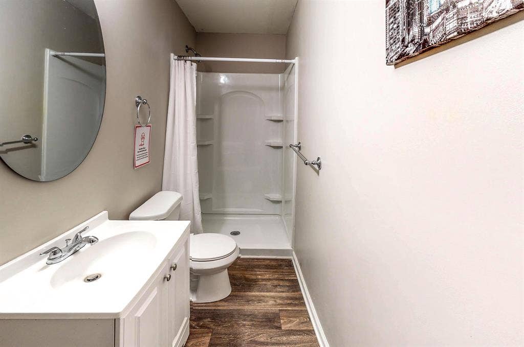 4 BR in Riverdale