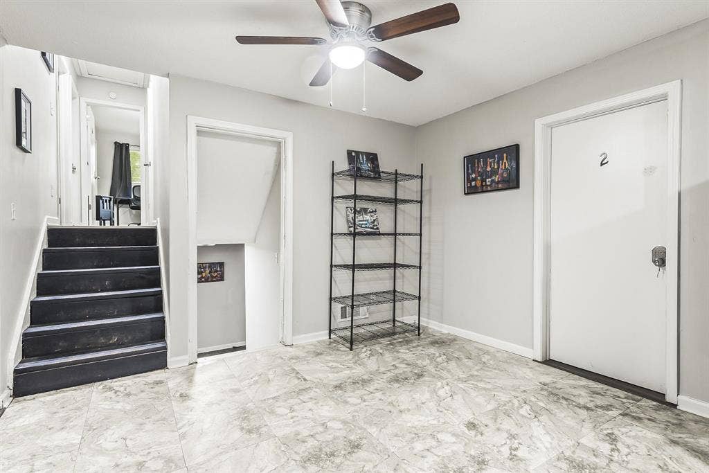 4 BR in Riverdale