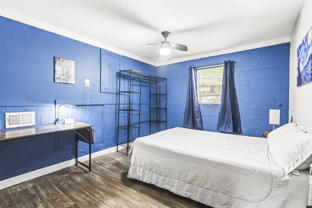 4 BR in Riverdale