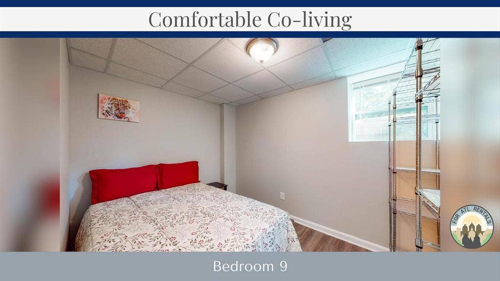 9 BR in Forest Park