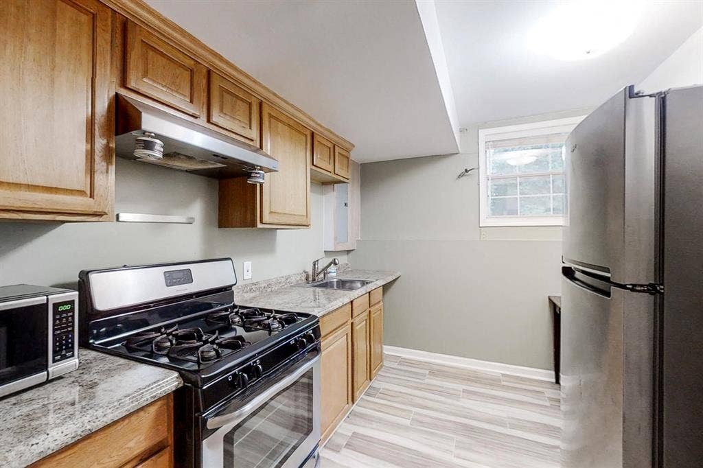 7 BR in Stone Mountain