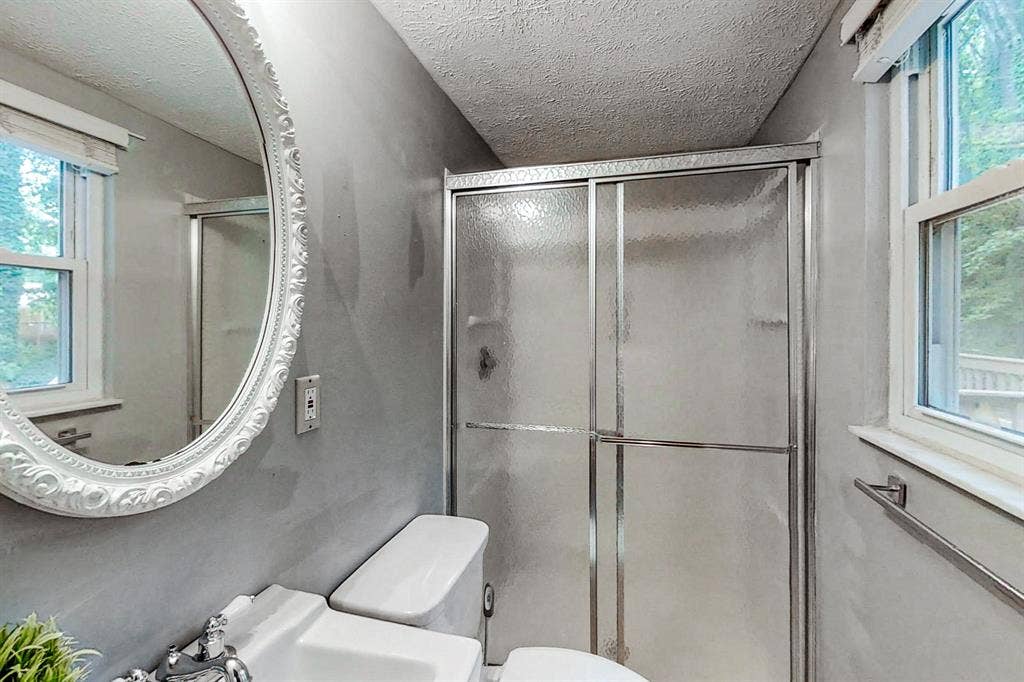 7 BR in Stone Mountain