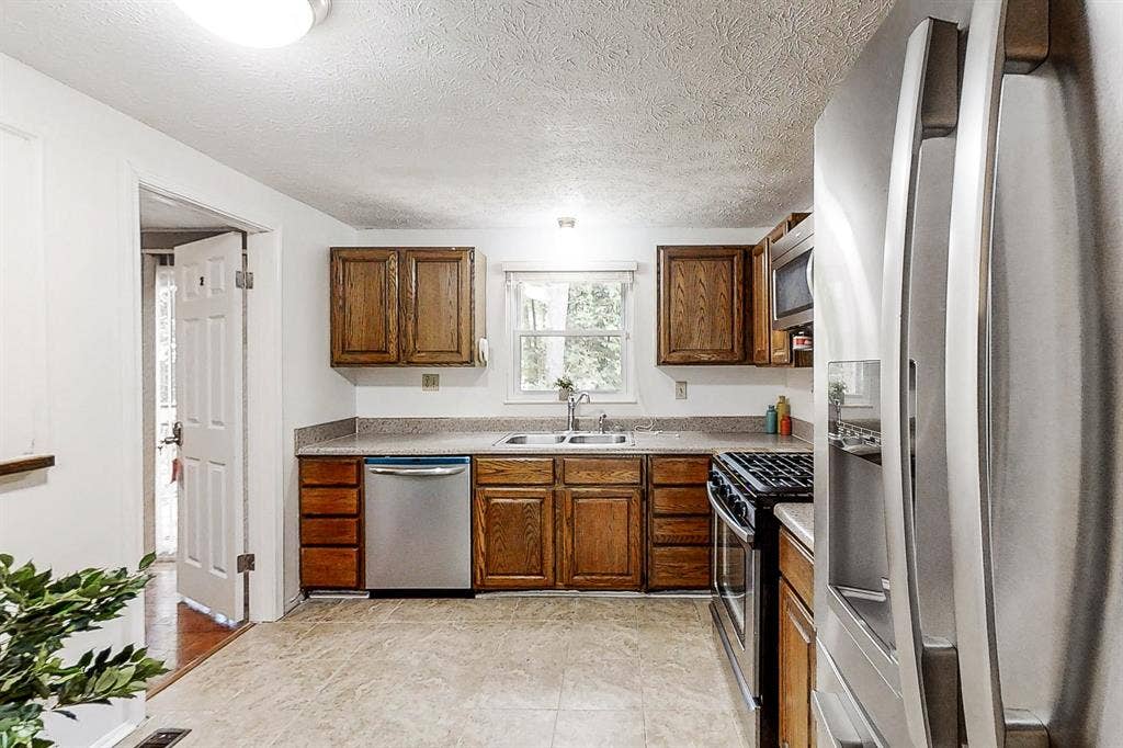 7 BR in Stone Mountain