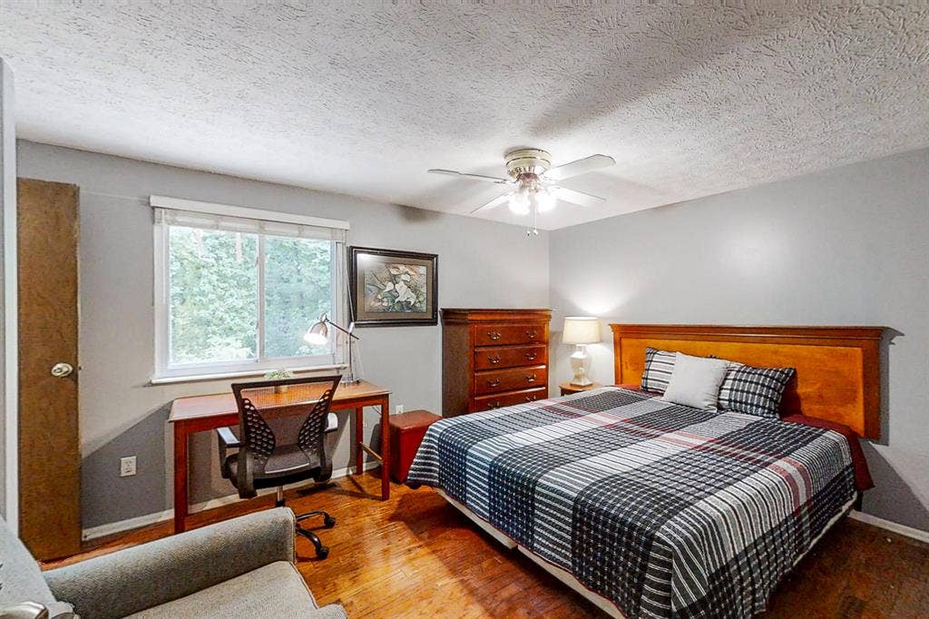 7 BR in Stone Mountain