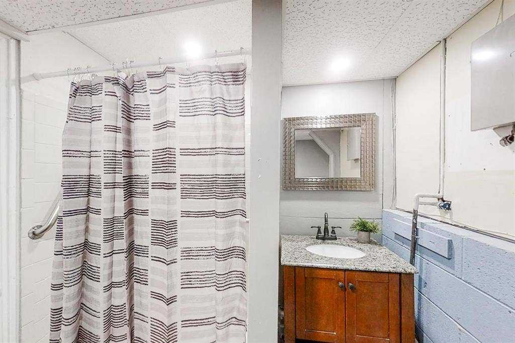 7 BR in Stone Mountain