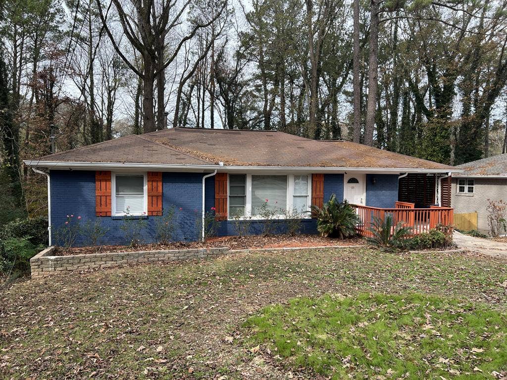 6 BR in East Point
