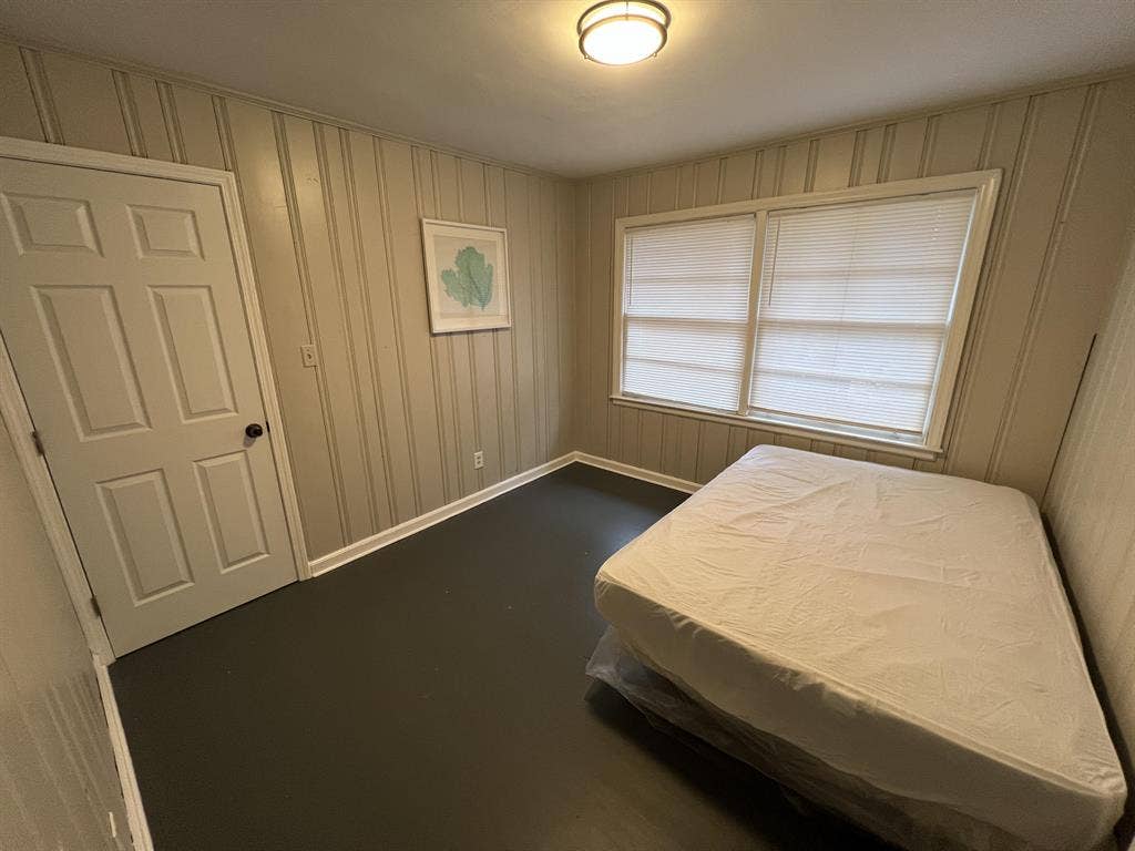 6 BR in East Point