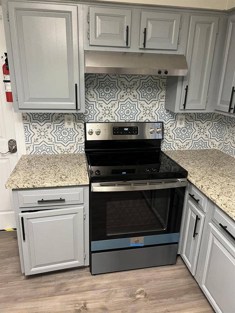 6 BR in East Point