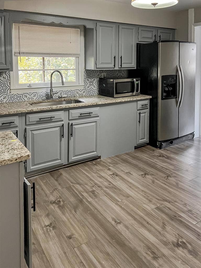 6 BR in East Point