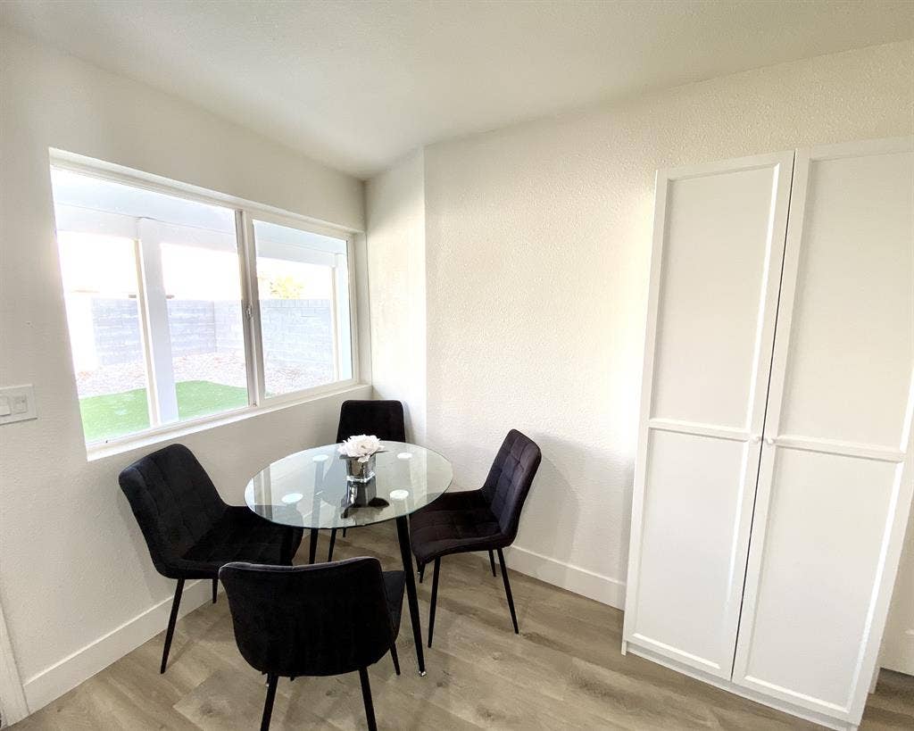 8 BR in Las Vegas