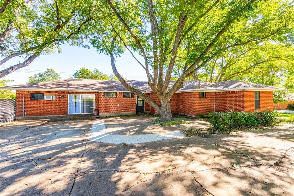 7 BR in DeSoto