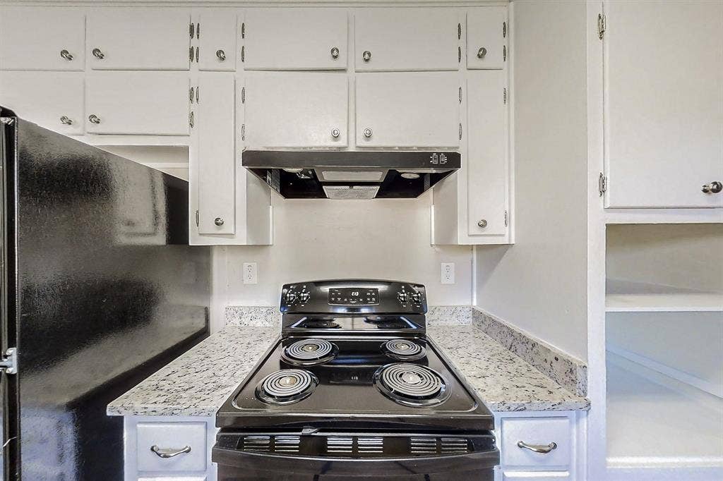 8 BR in Forest Park