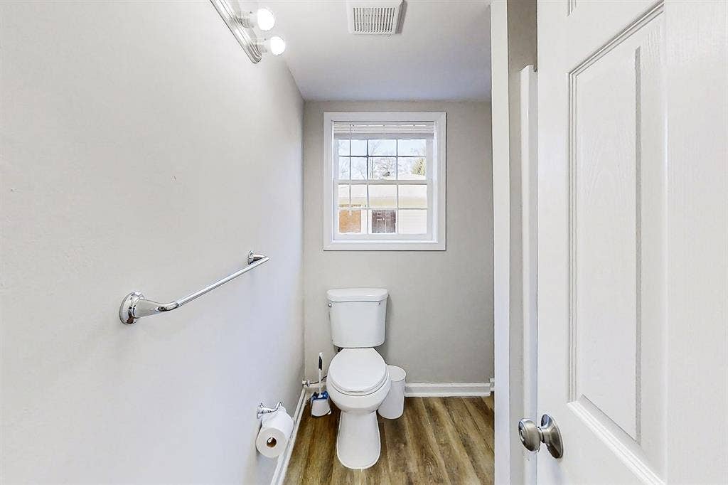 8 BR in Forest Park