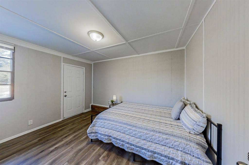8 BR in Forest Park