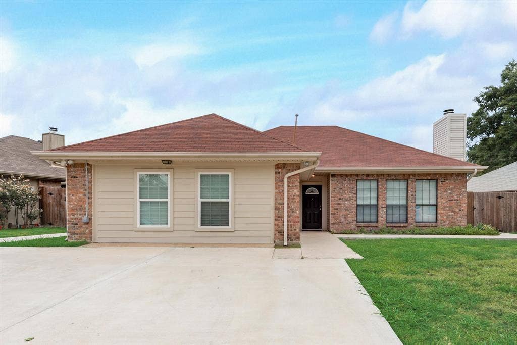 6 BR in Plano