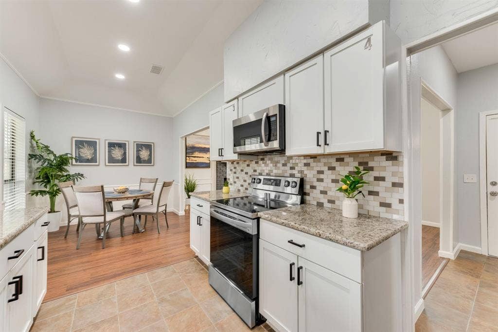 6 BR in Plano