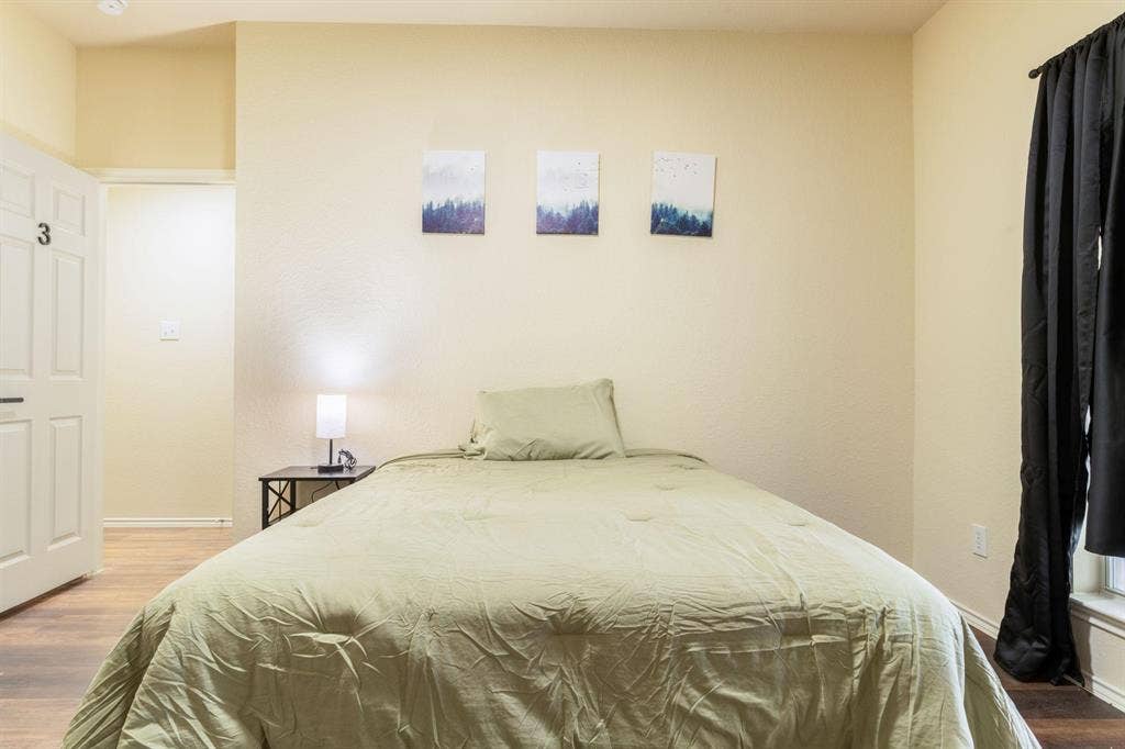 6 BR in Leander