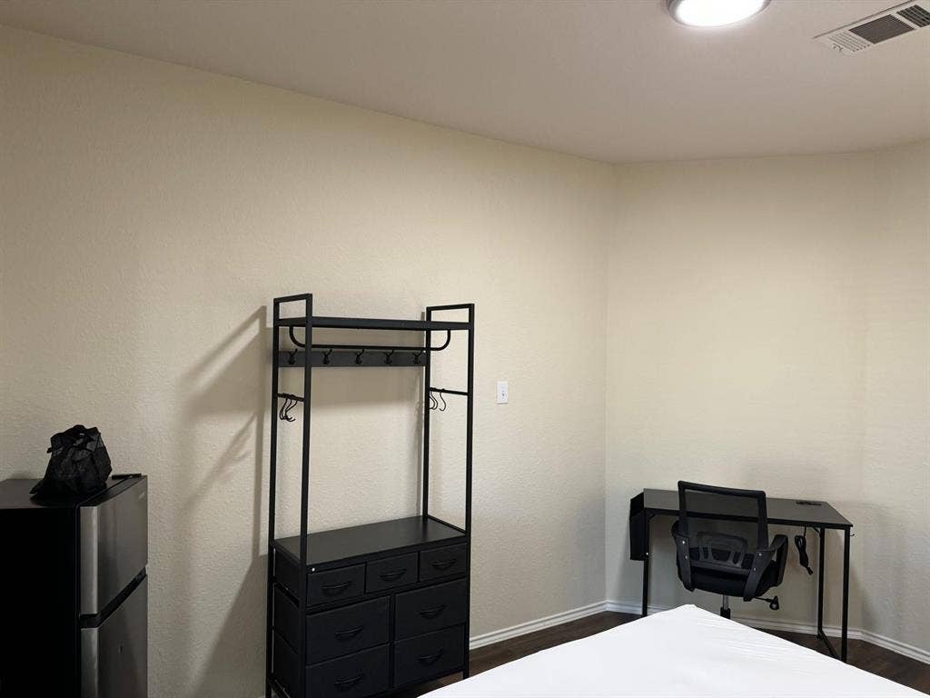 6 BR in Leander