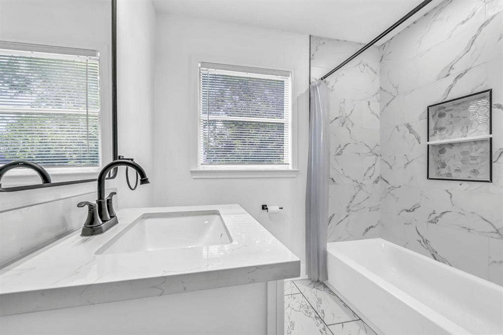 5 BR in Houston